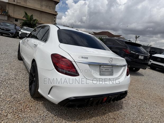 Mercedes-Benz C300 2020 White