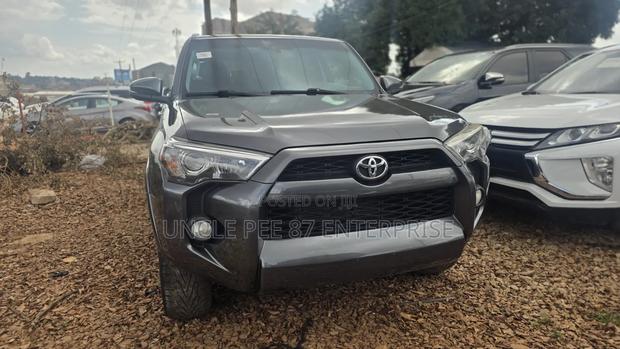 Toyota 4-Runner 2019 Black