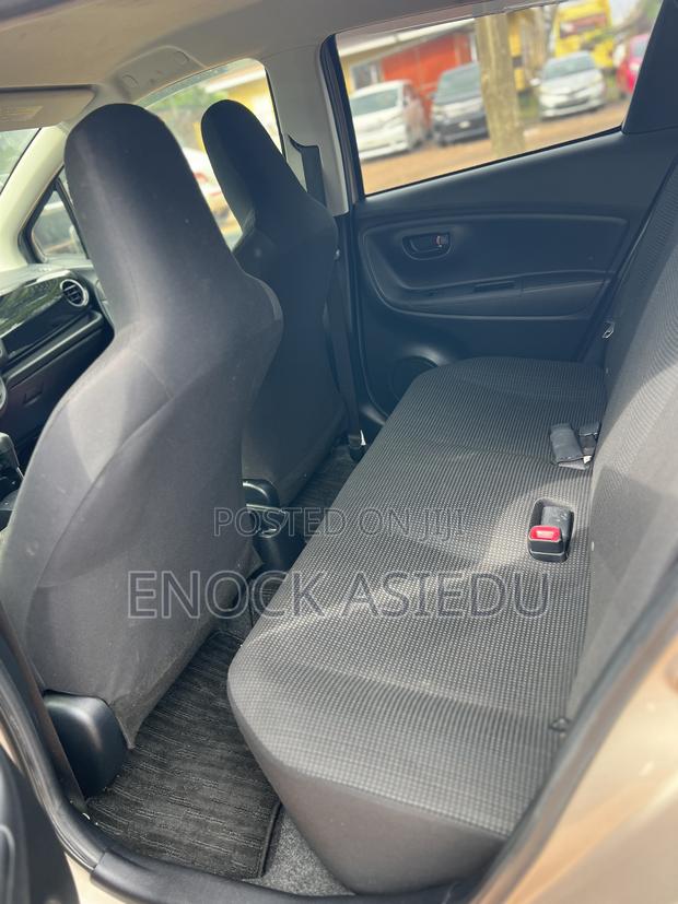 Toyota Vitz 1.3 AWD 5dr 2015 Gold