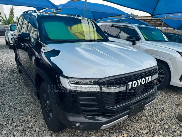 Toyota Land Cruiser 2025 Black
