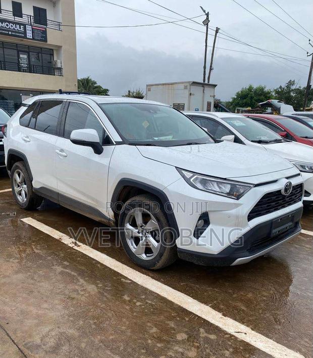 Toyota RAV4 2023 White