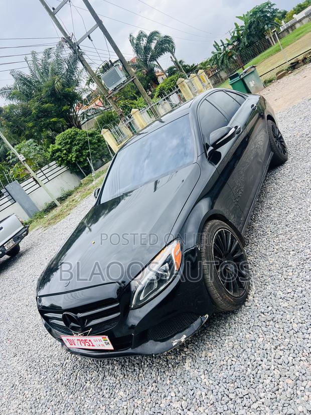 Mercedes-Benz C300 2016 Black