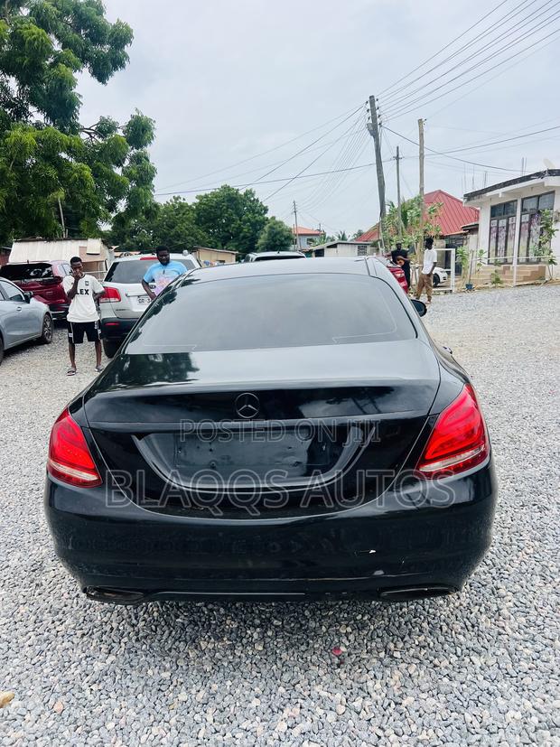 Mercedes-Benz C300 2016 Black