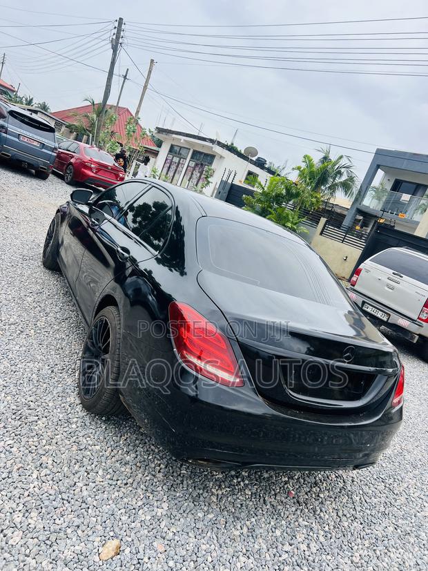 Mercedes-Benz C300 2016 Black