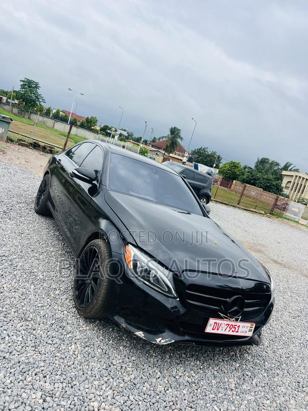 Mercedes-Benz C300 2016 Black