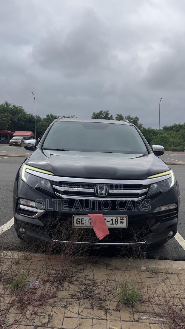 Honda Pilot Touring 4dr SUV 4WD (3.5L 6cyl 9A) 2017 Black