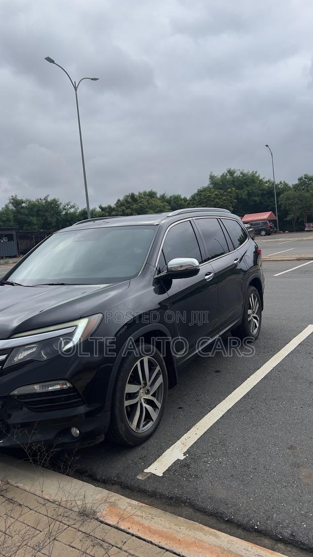 Honda Pilot Touring 4dr SUV 4WD (3.5L 6cyl 9A) 2017 Black