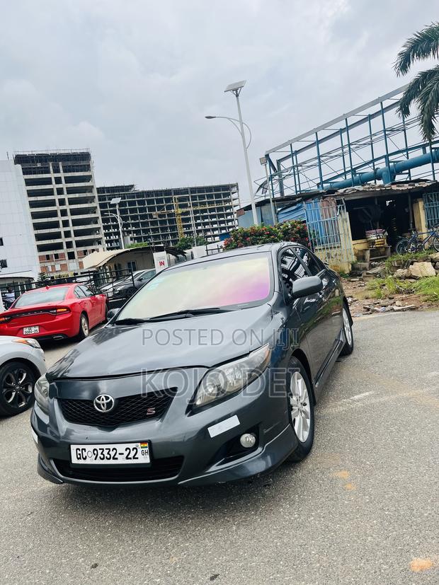 Toyota Corolla 2010 Gray