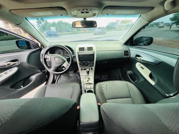 Toyota Corolla 2010 Gray