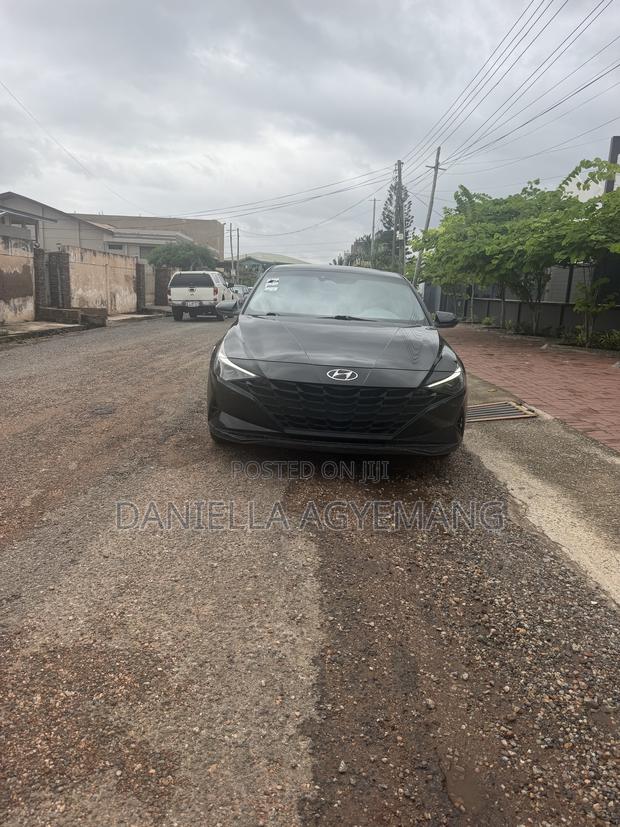 Hyundai Elantra 2022 Black