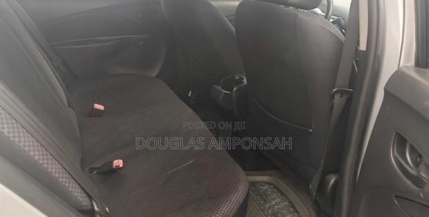 Toyota Yaris 2010 Silver