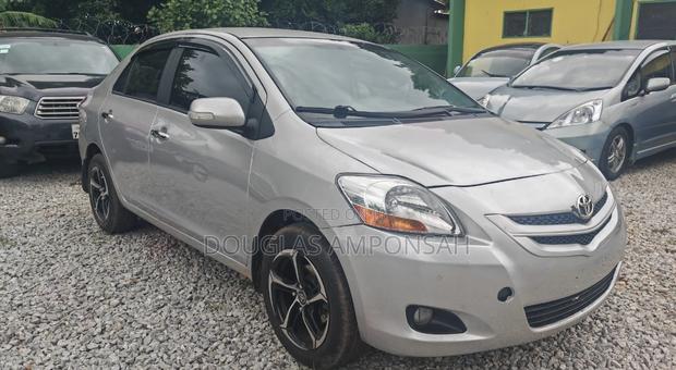 Toyota Yaris 2010 Silver