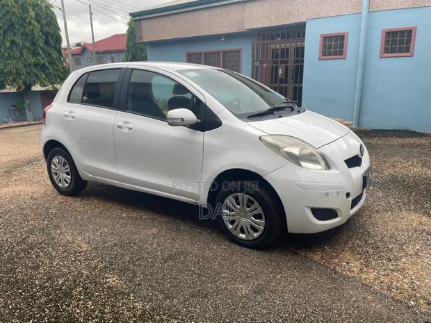 Toyota Vitz 1.3 FWD 3dr 2010 White