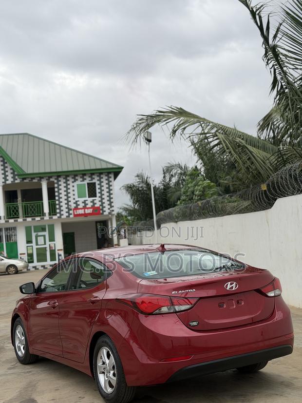 Hyundai Elantra 2015 Red