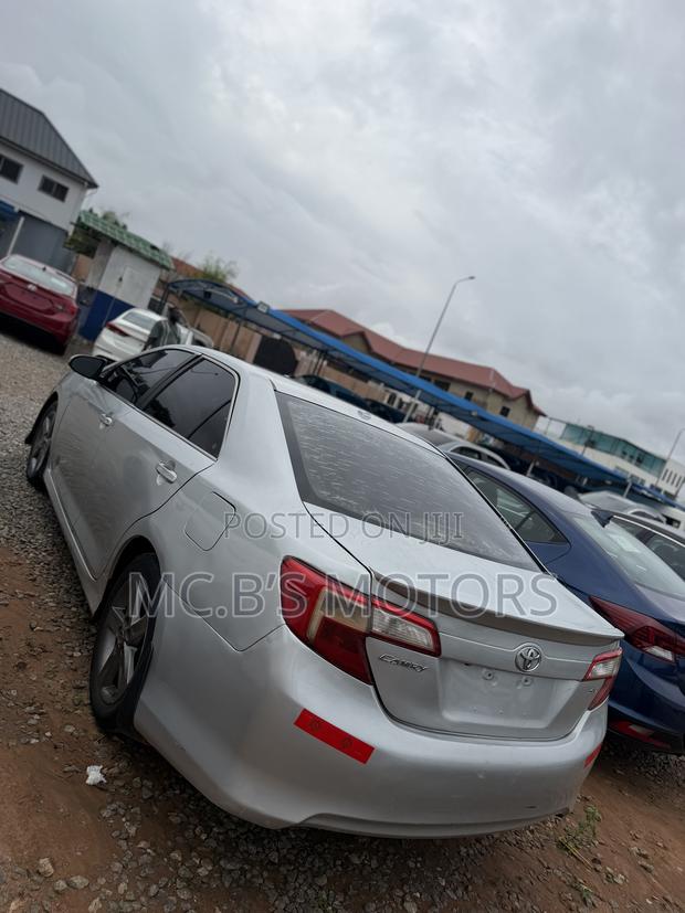 Toyota Camry 2014 Silver