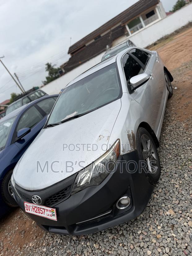 Toyota Camry 2014 Silver