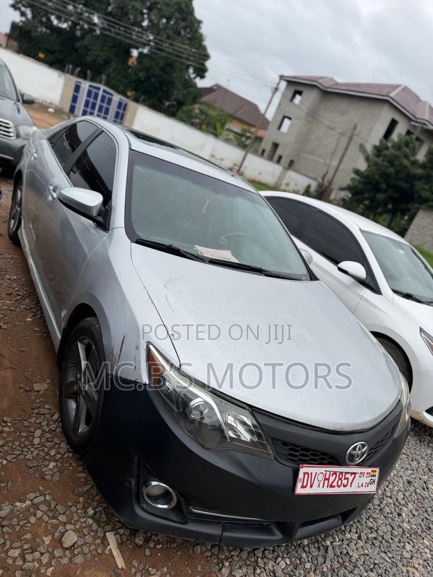 Toyota Camry 2014 Silver