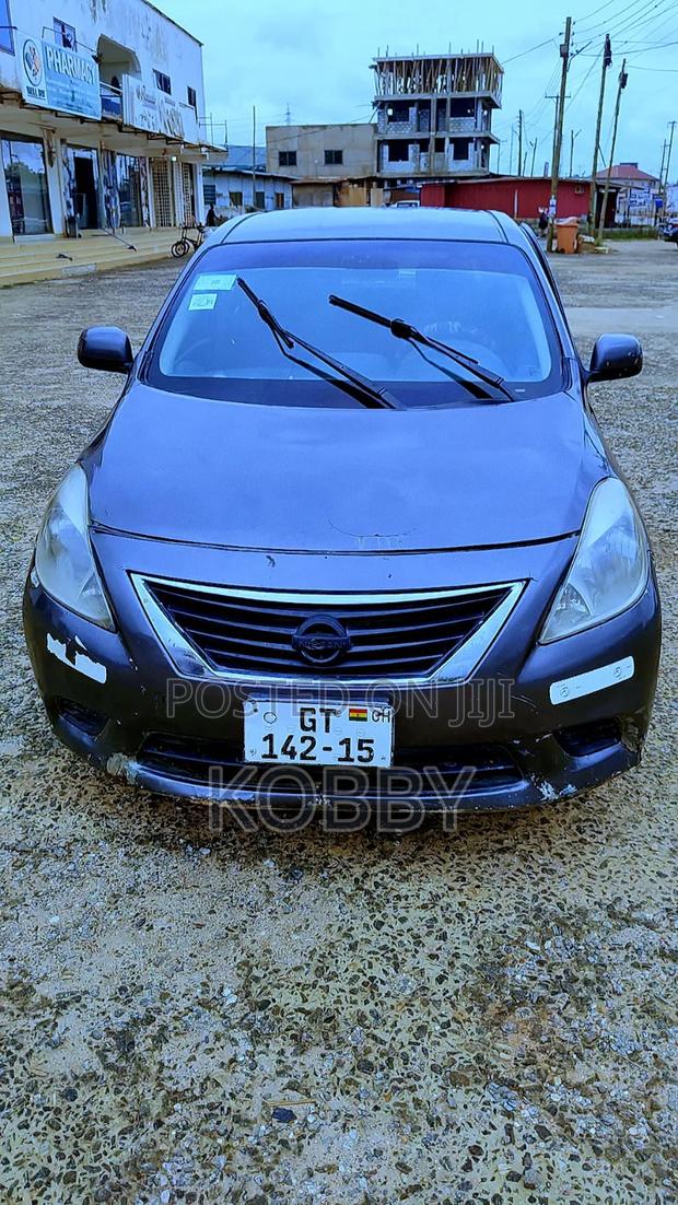 Nissan Versa 2015 Gray