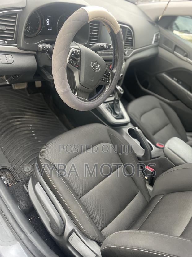 Hyundai Elantra Value Edition 2018 Gray