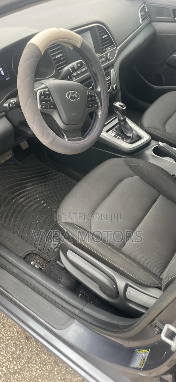 Hyundai Elantra Value Edition 2018 Gray