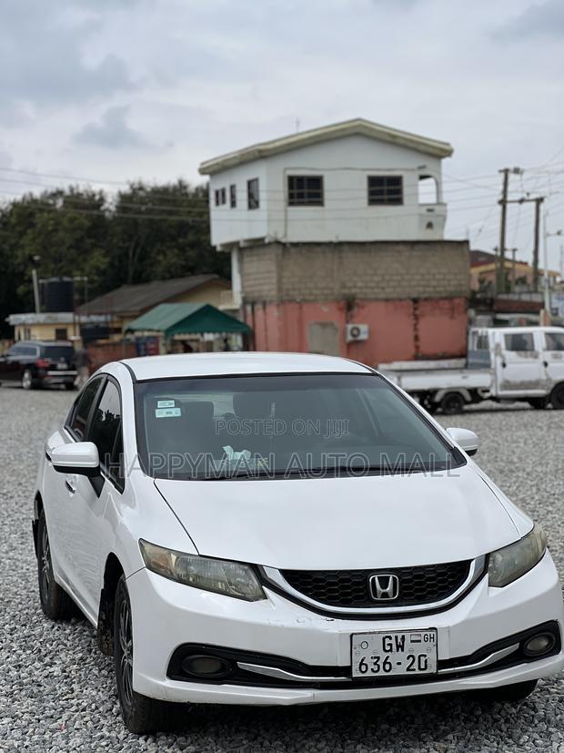 Honda Civic LX 4dr Sedan (1.8L 4cyl CVT) 2014 White