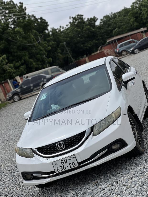 Honda Civic LX 4dr Sedan (1.8L 4cyl CVT) 2014 White