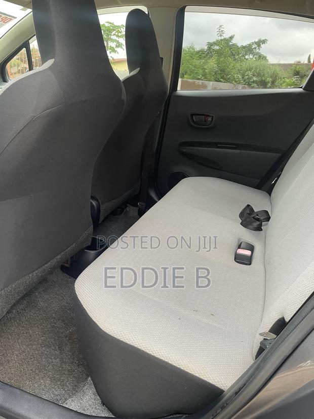 Toyota Vitz 1.0 FWD 3dr 2012 Gray