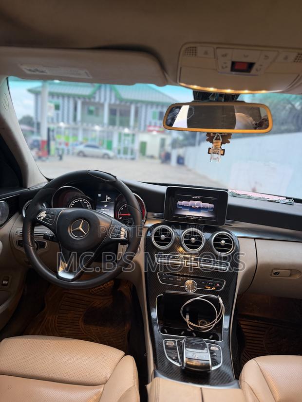 Mercedes-Benz C300 2018 Black