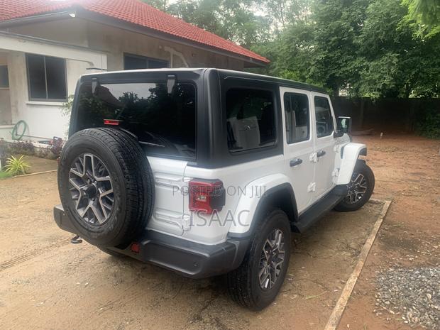 Jeep Wrangler 2025 White