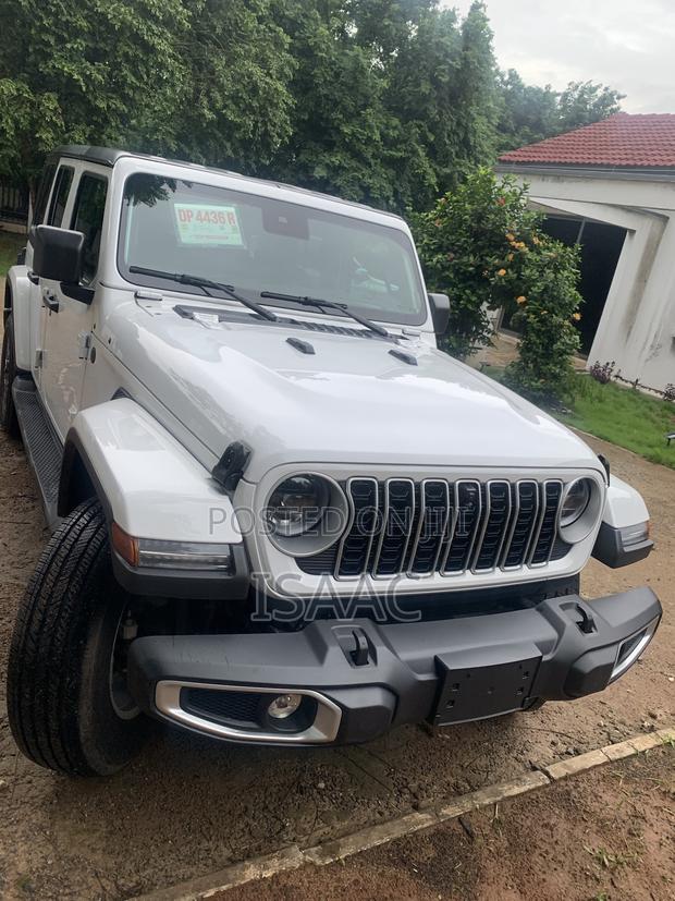 Jeep Wrangler 2025 White