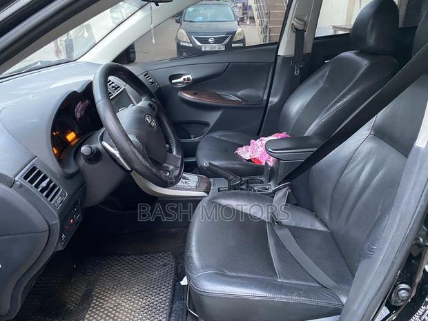 Toyota Corolla 2012 Black
