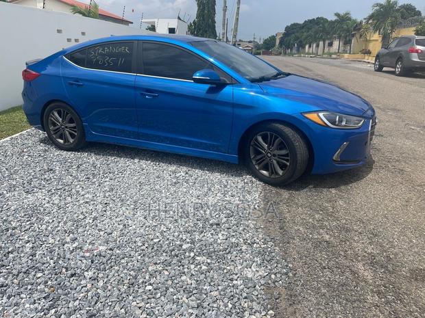 Hyundai Elantra Sport Sedan FWD (1.6L 4cyl 6M) 2017 Blue