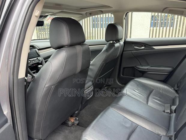 Honda Civic Touring Sedan 2019 Gray