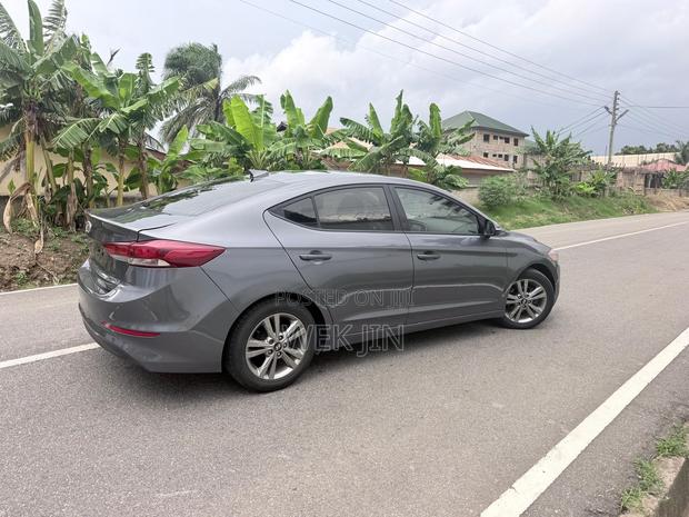 Hyundai Elantra 2017