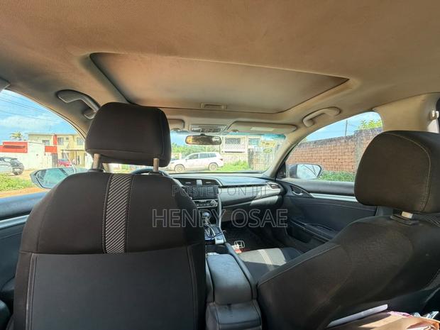Honda Civic EX 4dr Hatchback (1.5L 4cyl) 2017 Silver
