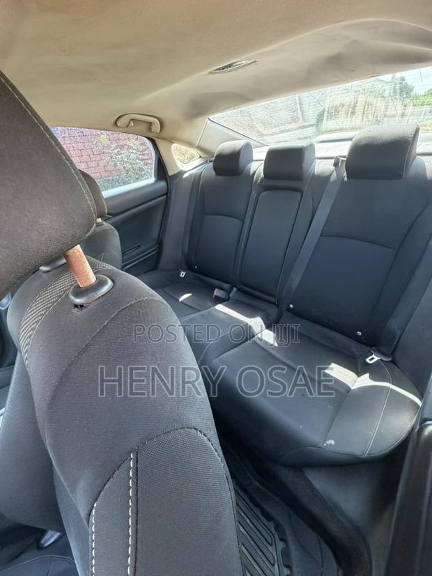 Honda Civic EX 4dr Hatchback (1.5L 4cyl) 2017 Silver