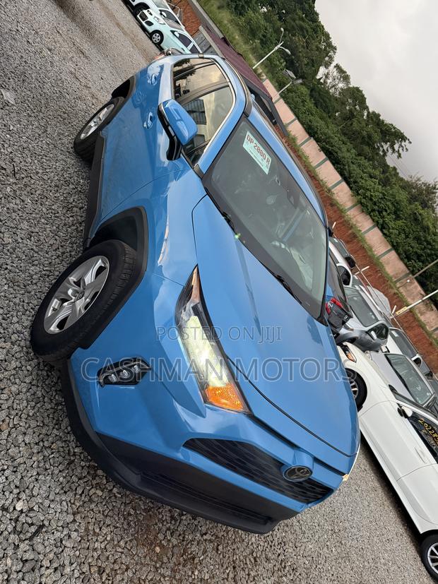 Toyota RAV4 XLE AWD 2019 Blue