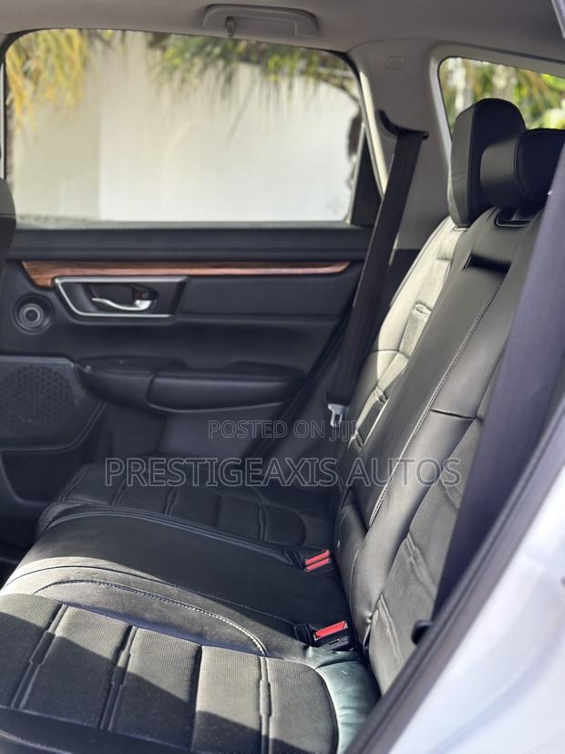 Honda CR-V Touring AWD 2018 White