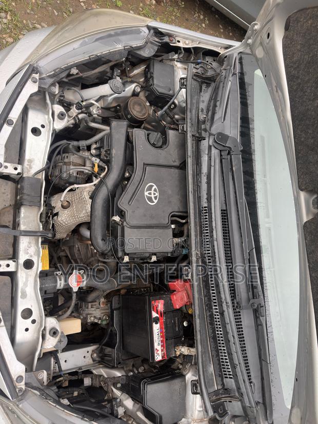 Toyota Vitz 2016 Gray