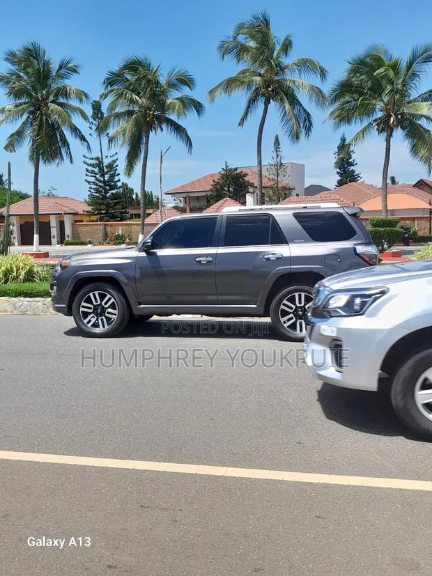 Toyota 4-Runner 2022 Gray