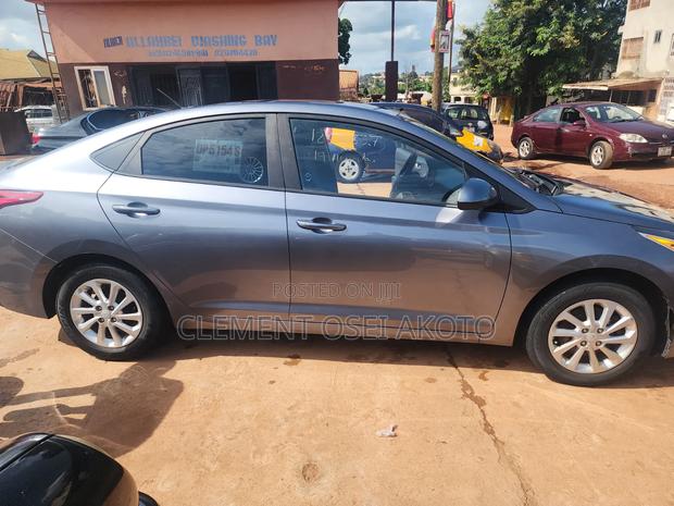 Hyundai Accent SE 2019 Gray