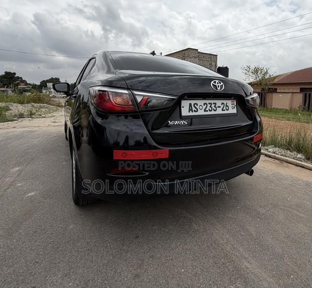 Toyota Yaris LE Sedan 4dr 2019 Black