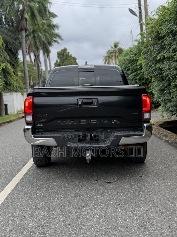 Toyota Tacoma 2023 Black