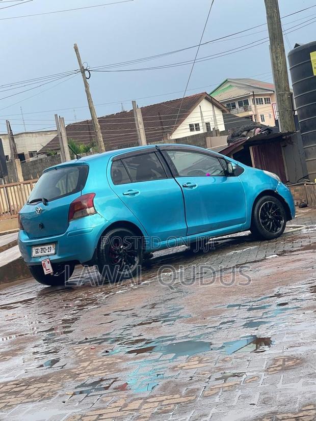 Toyota Vitz 1.0 FWD 5dr 2010 Blue
