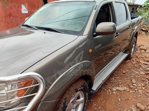 Toyota Hilux 2013 Silver