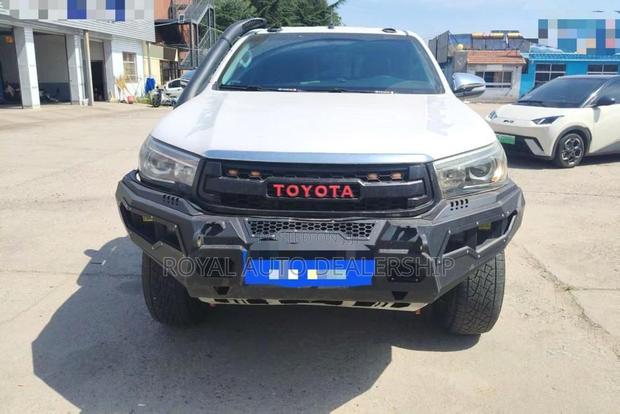Toyota Hilux Revo Single Cab Petrol 2.7 RWD 2019 White