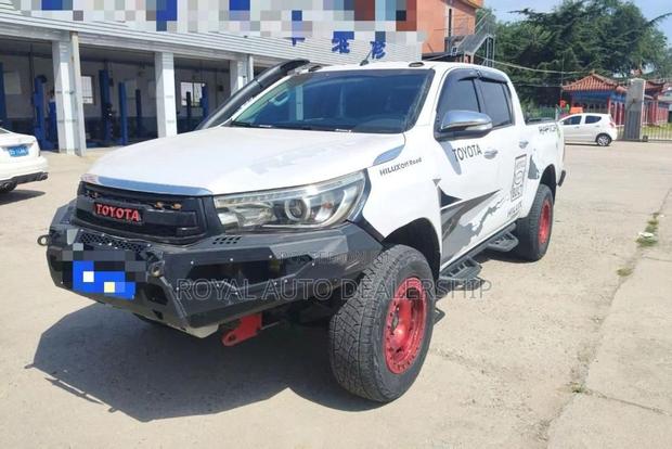 Toyota Hilux Revo Single Cab Petrol 2.7 RWD 2019 White