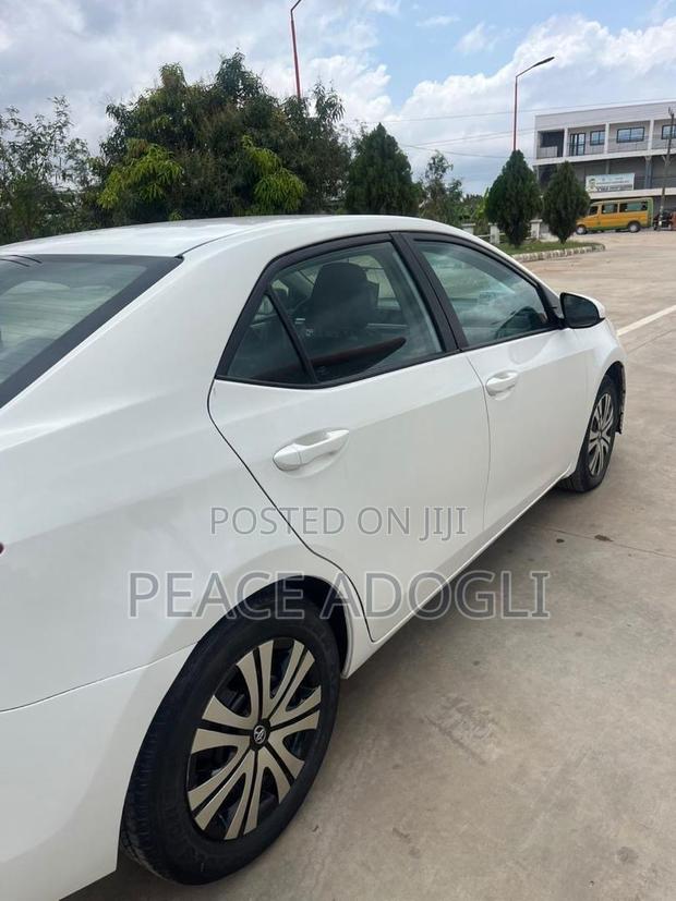 Toyota Corolla 2016 White