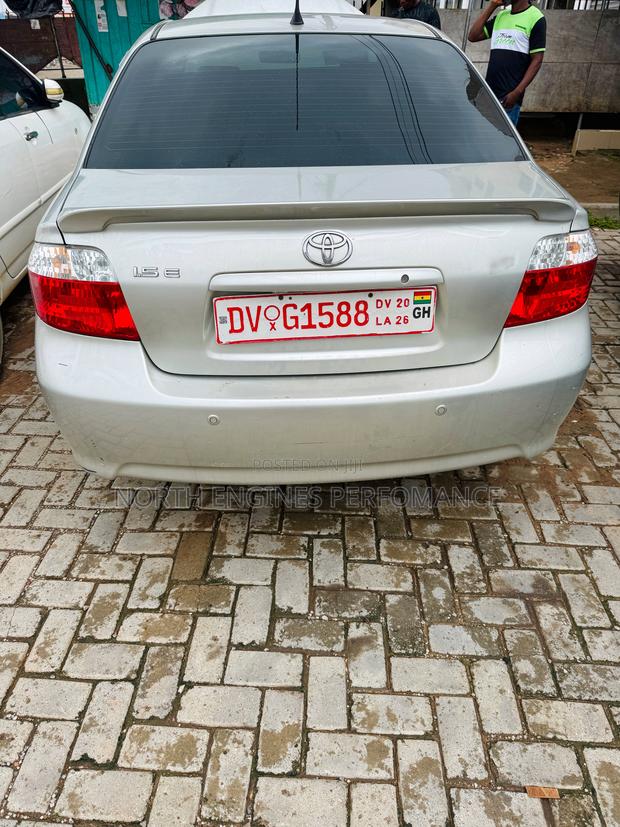 Toyota Yaris 2010 Silver