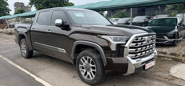 Toyota Tundra 1794 Edition CrewMax 4WD SB w/5.5' Bed (Hybrid) 2025